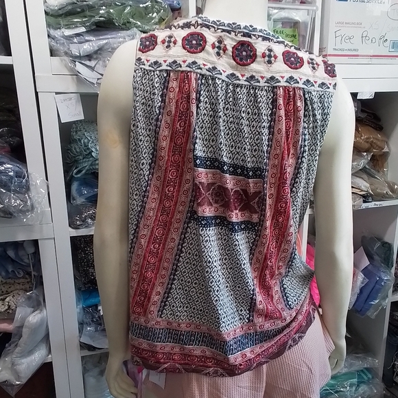 Lucky Brand Boho Embroidered Sleeveless Button Down Shirt Top Medium - Picture 12 of 15